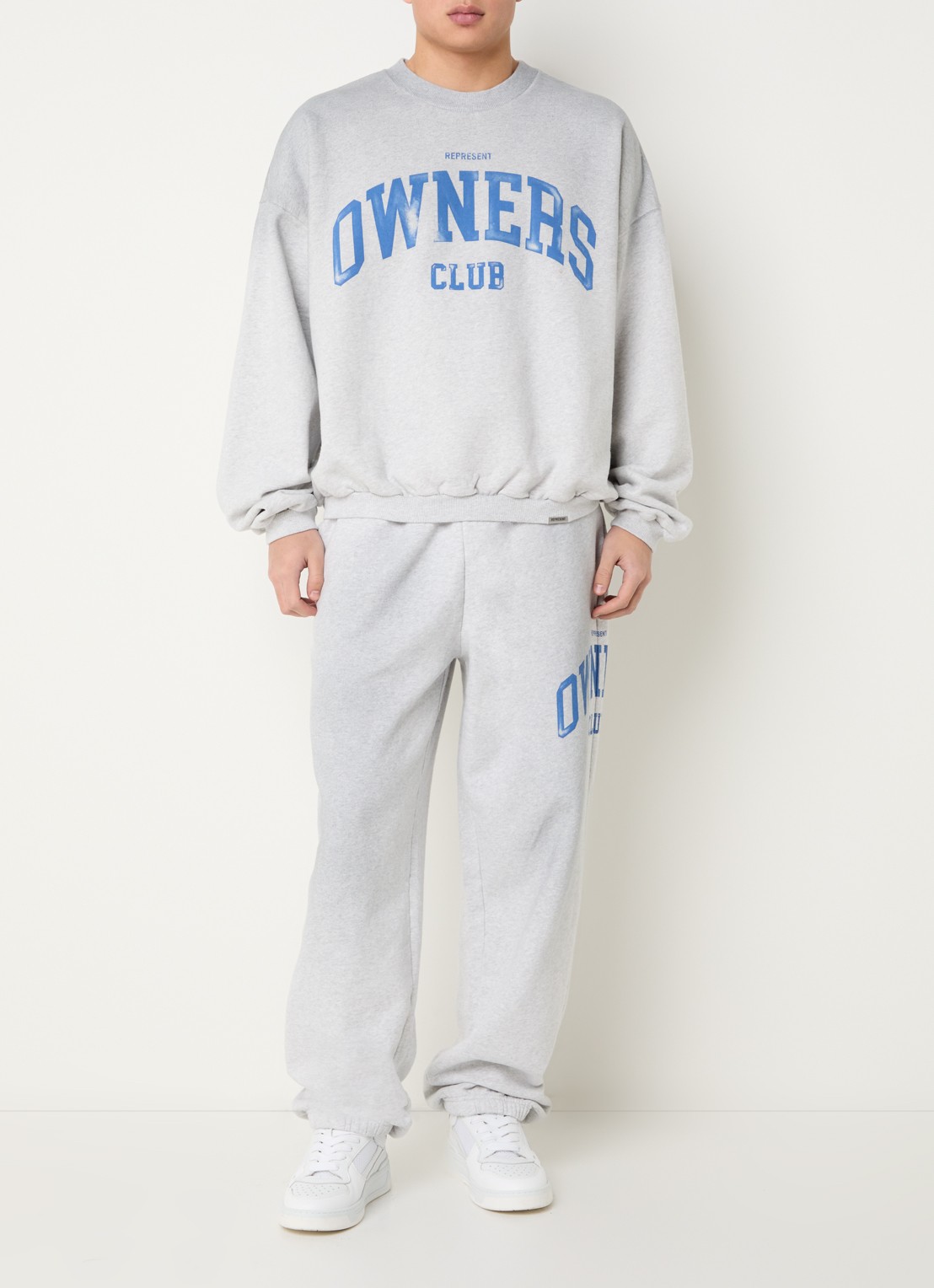 Represent Mid waist tapered fit joggingbroek met logo - voorkant 5 lichtgrijs