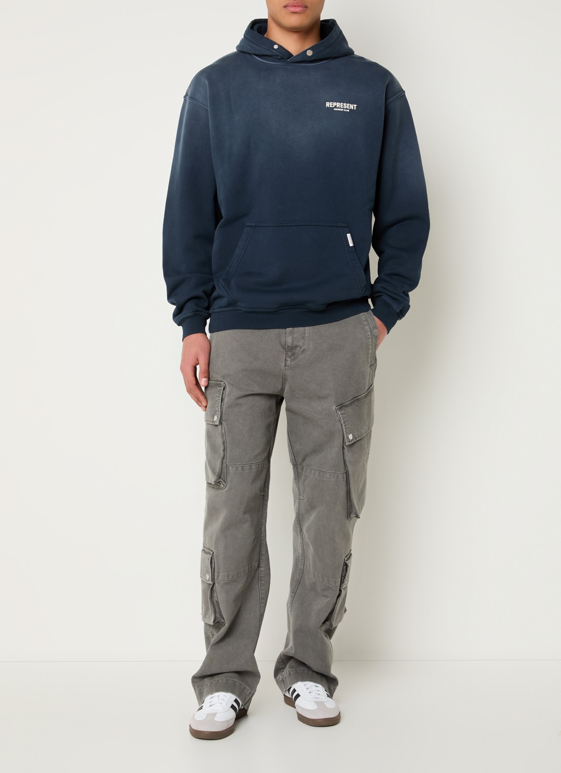 Represent Owners Club hoodie met logo- en backprint - voorkant 3 donkerblauw