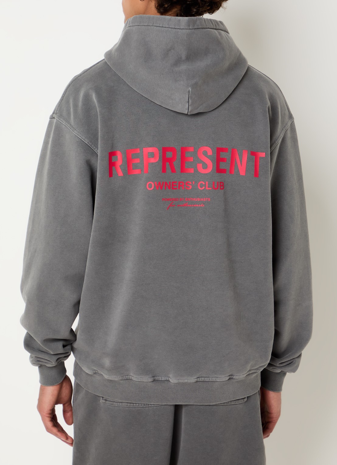 Represent Owners Club hoodie met logo- en backprint - detail antraciet