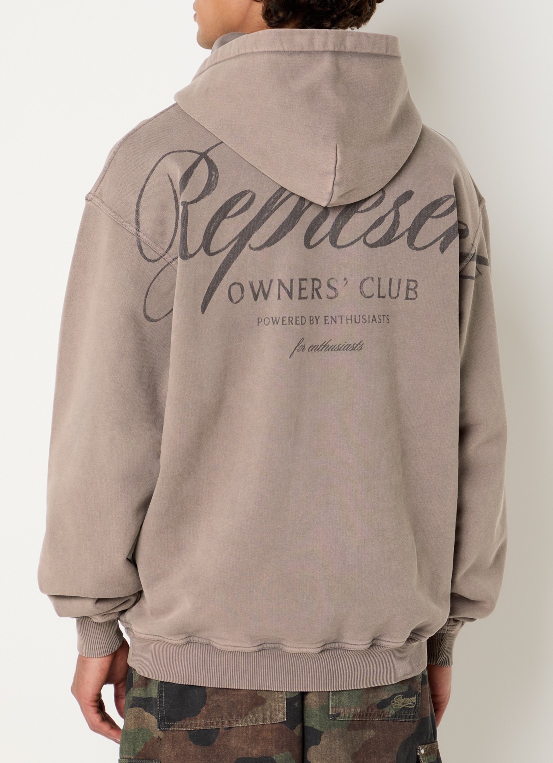Represent Owners Club hoodie met logo- en backprint - detail 2 beige