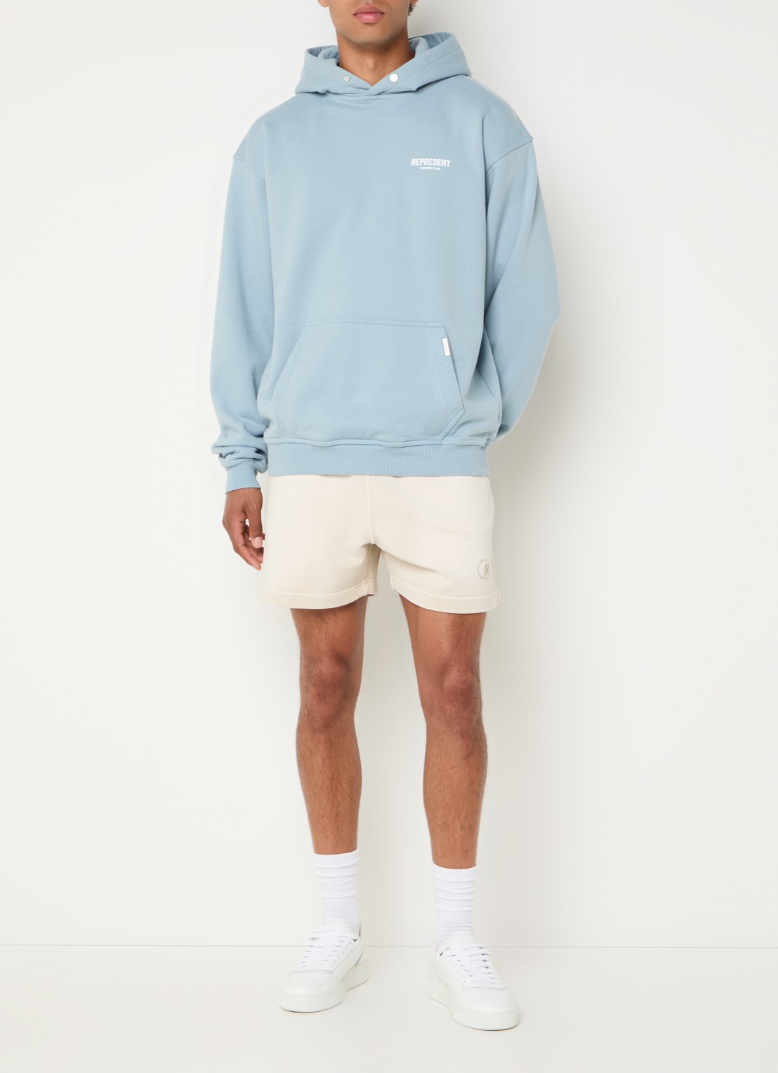Represent Owners Club hoodie met logo- en backprint - voorkant 4 blauwgrijs