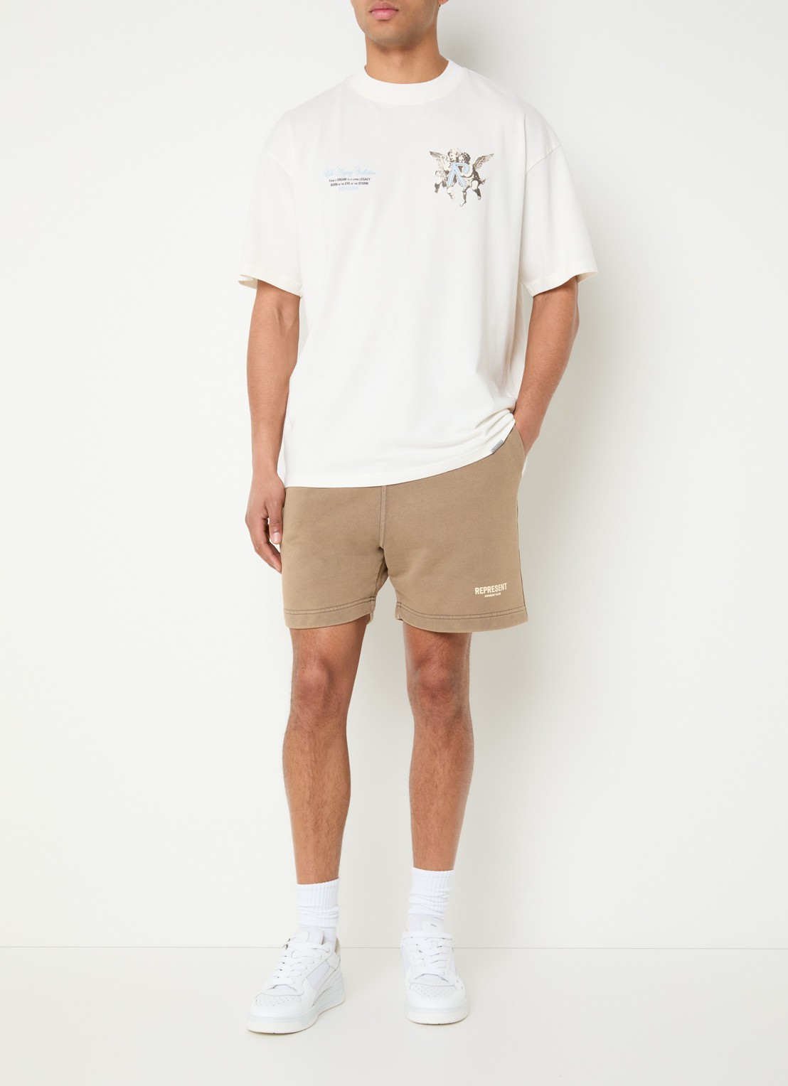 Represent Owners Club straight fit korte joggingbroek met logo - voorkant 3 lichtbruin