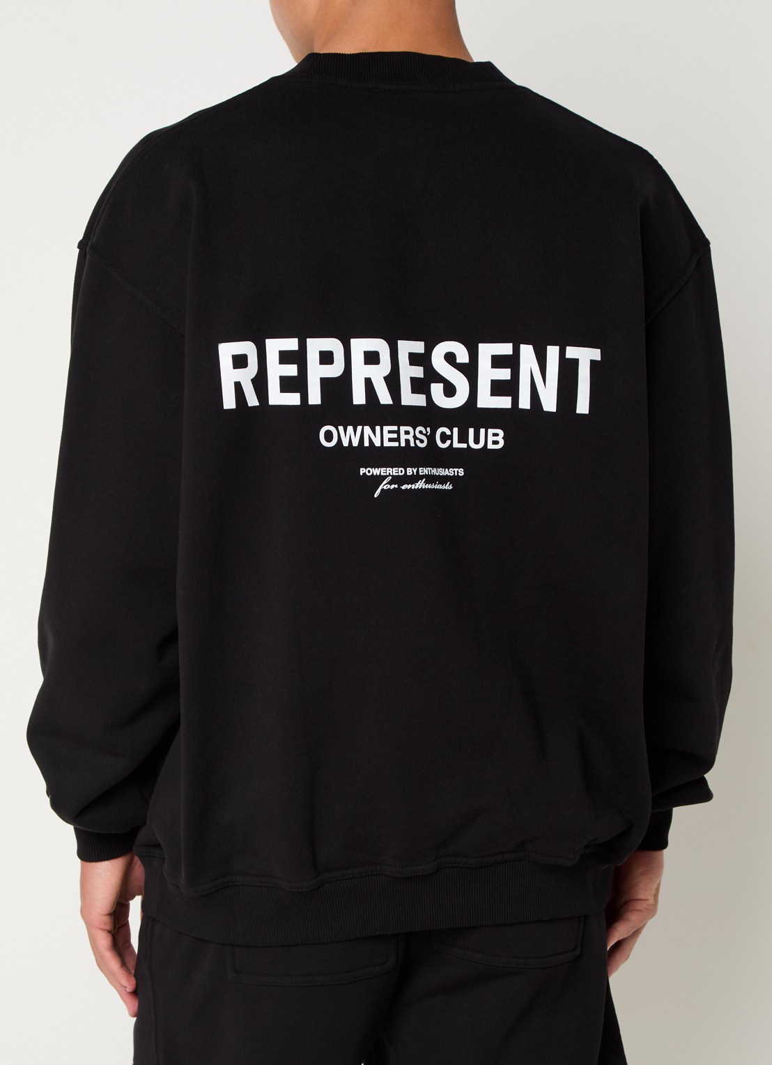 Represent Owners Club sweater met logo- en backprint - detail zwart