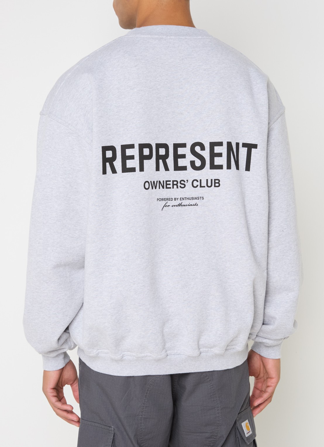 Represent Owners Club sweater met logo- en backprint - detail grijsmele
