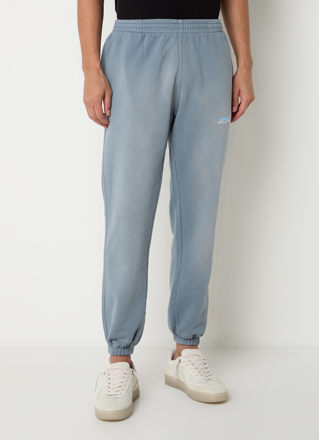Represent Patron Of The Club tapered fit joggingbroek met verwassen afwerking en steekzakken - detail 4 staalblauw