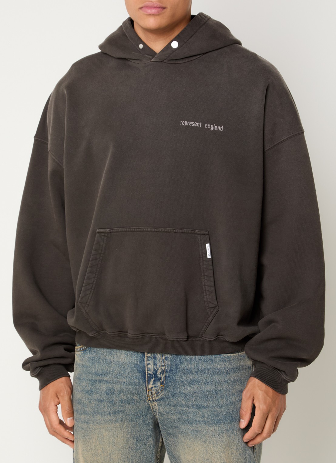Represent Resent hoodie met logo- en backprint - achterkant 5 donkerbruin