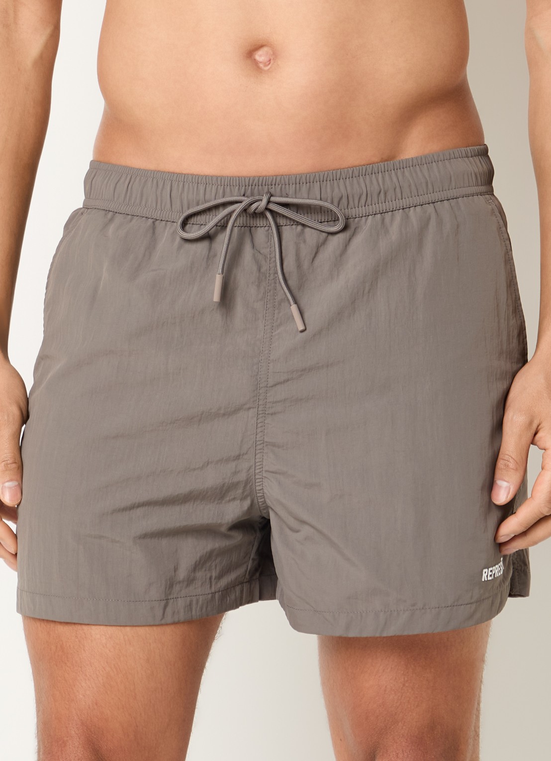 Represent Zwemshorts met logo en paspelzakken - detail 3 donkergrijs
