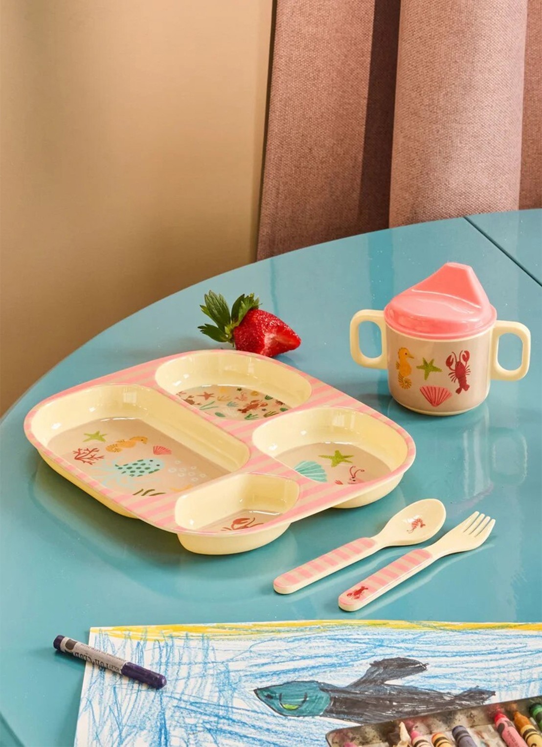 Rice Kinderservies 4-delig - voorkant 2 koraalrood