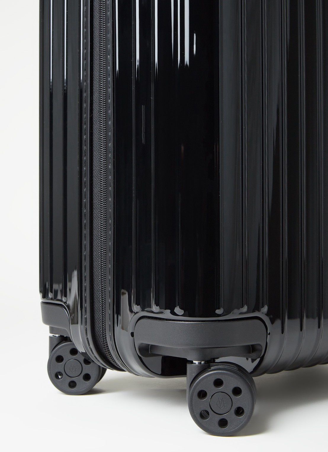 Rimowa Essential Lite Cabin spinner 55 cm - detail zwart
