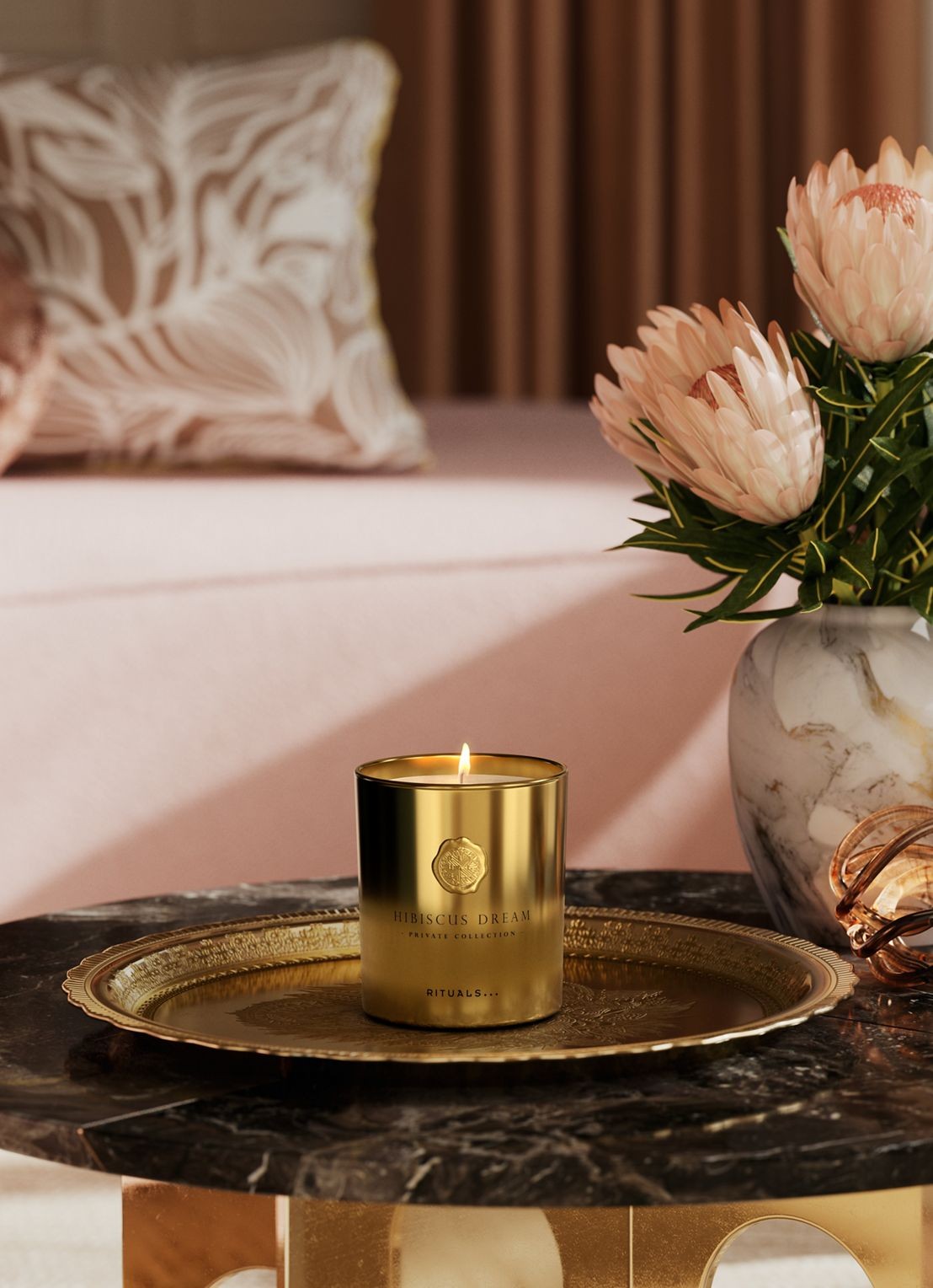 Rituals Hibiscus Dream Scented Candle - geurkaars 360 gram - detail beige