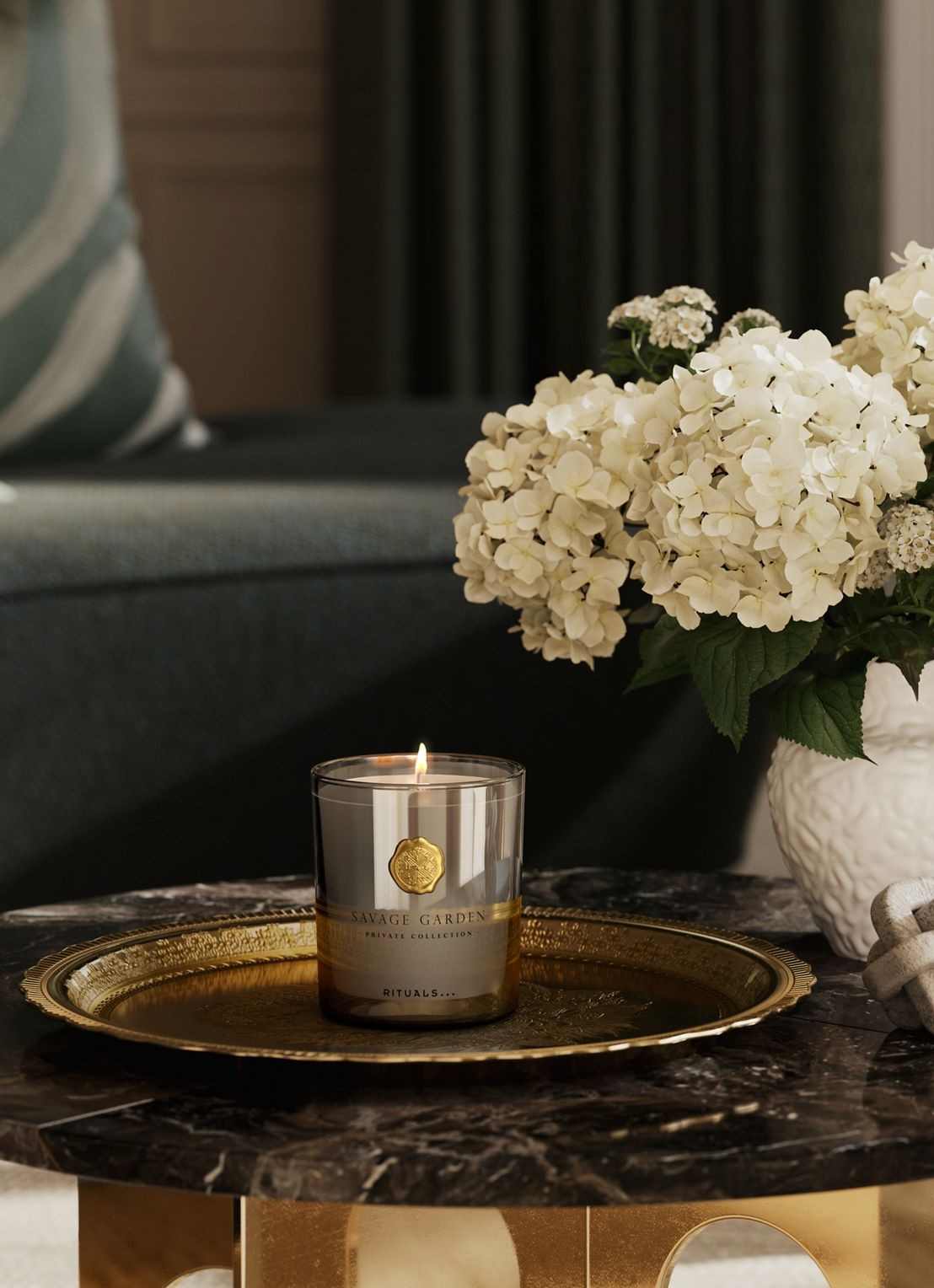 Rituals Savage Garden Scented Candle - geurkaars 360 gram - detail 4 undefined