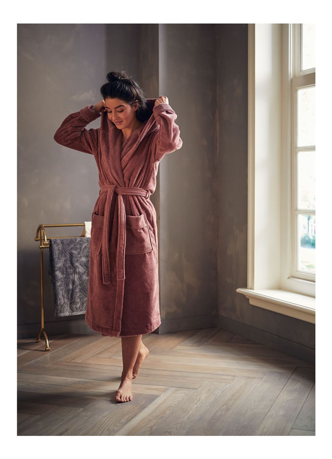 Rituals Super Smooth badjas van katoen - voorkant donkerroze