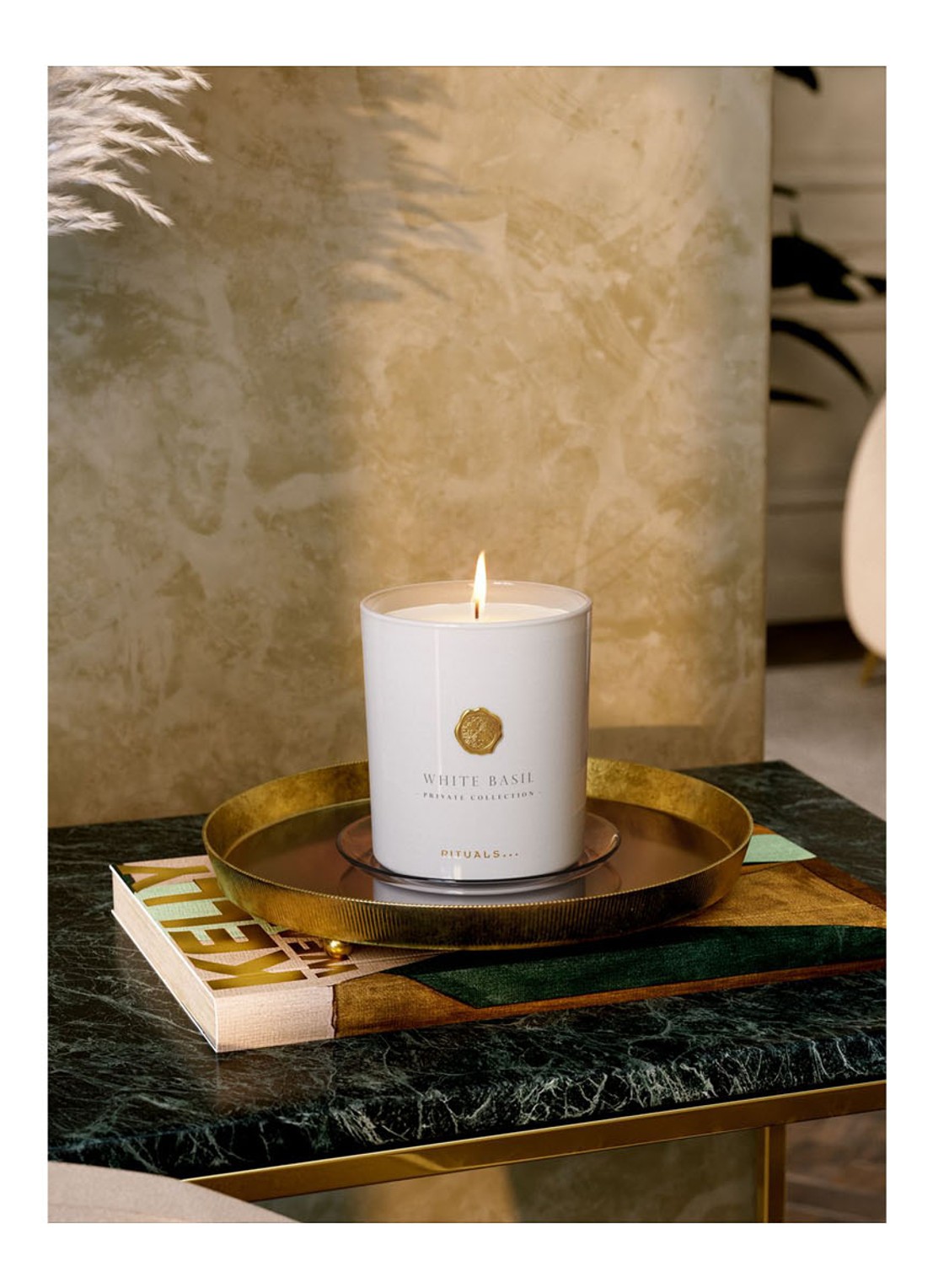 Rituals White Basil Scented Candle - geurkaars 360 gram - detail 4 undefined
