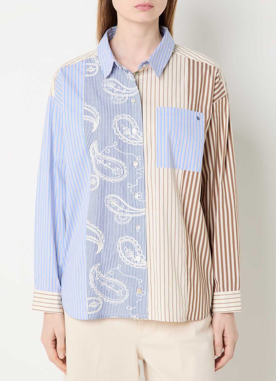 River Woods Blouse met streepprint en borduring - detail blauw
