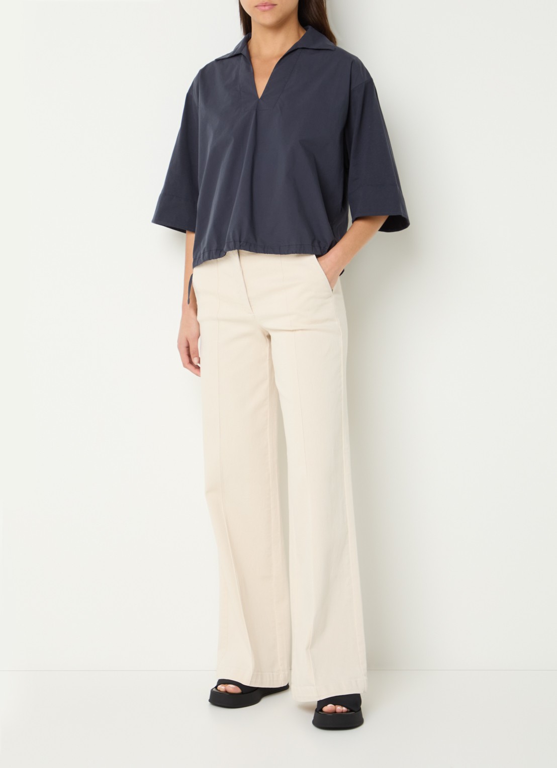 River Woods High waist straight fit broek met steekzakken - voorkant 4 creme