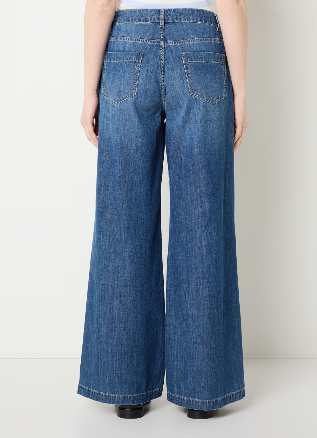River Woods Mid waist wide fit broek van chambray - achterkant blauw
