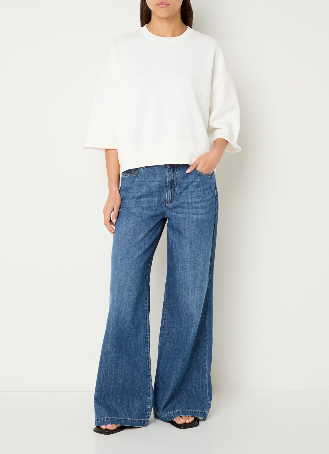 River Woods Sweater met opgestikte zak - voorkant 3 gebroken wit