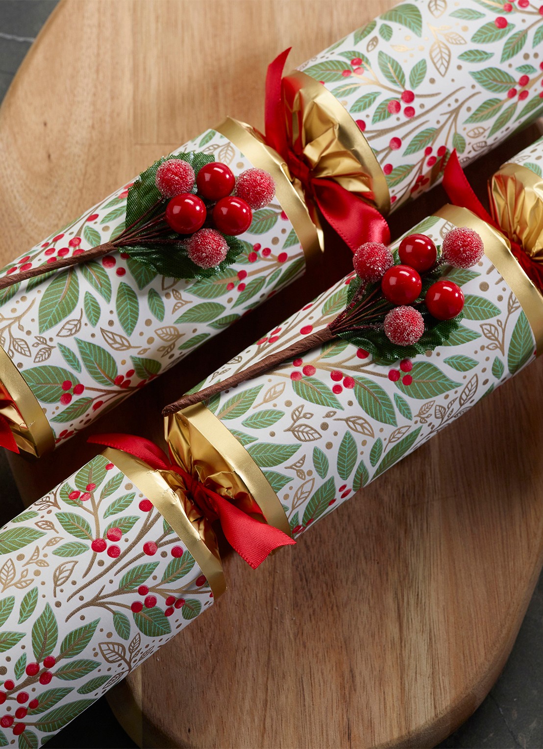 Robin Reed Winter Berry kerstcracker set van 6 - detail 2 olijfgroen