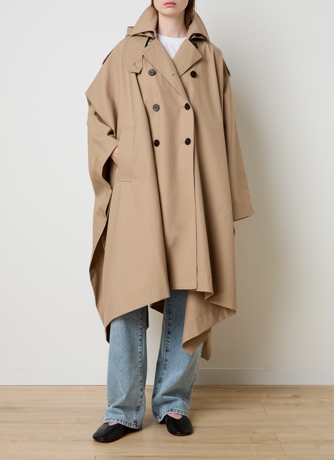 Róhe Asymmetrische trenchcoat met capuchon en steekzakken - voorkant 6 beige
