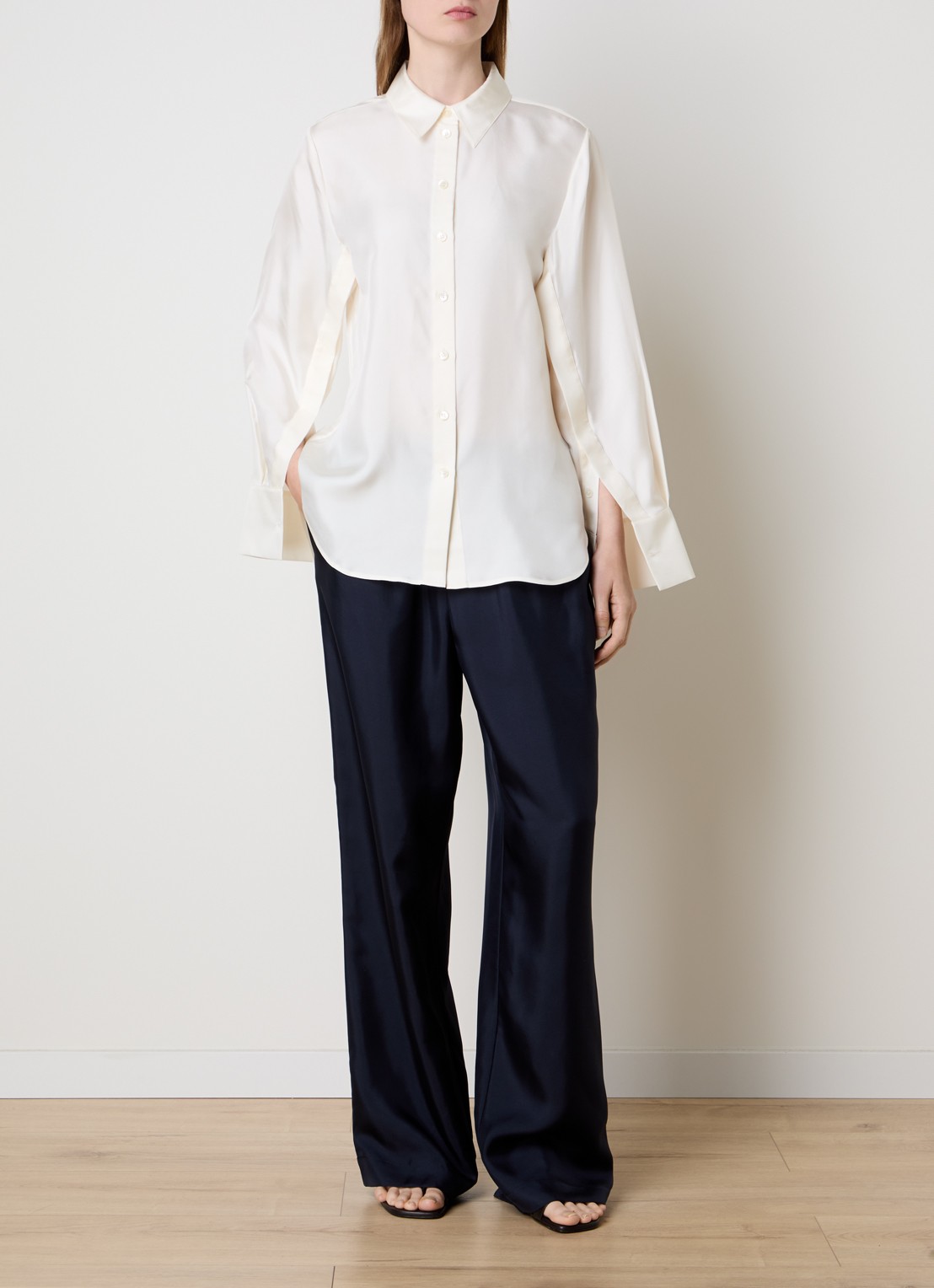 Róhe Blouse van zijde - voorkant 2 gebroken wit
