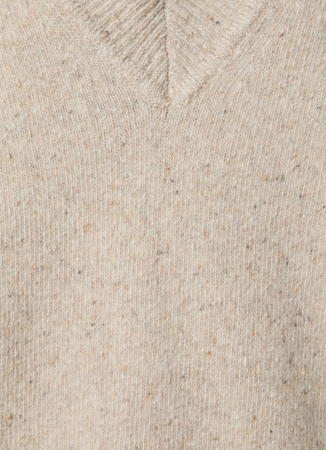 Róhe Classic grofgebreide oversized pullover in kasjmierblend met V-hals - detail 3 khaki