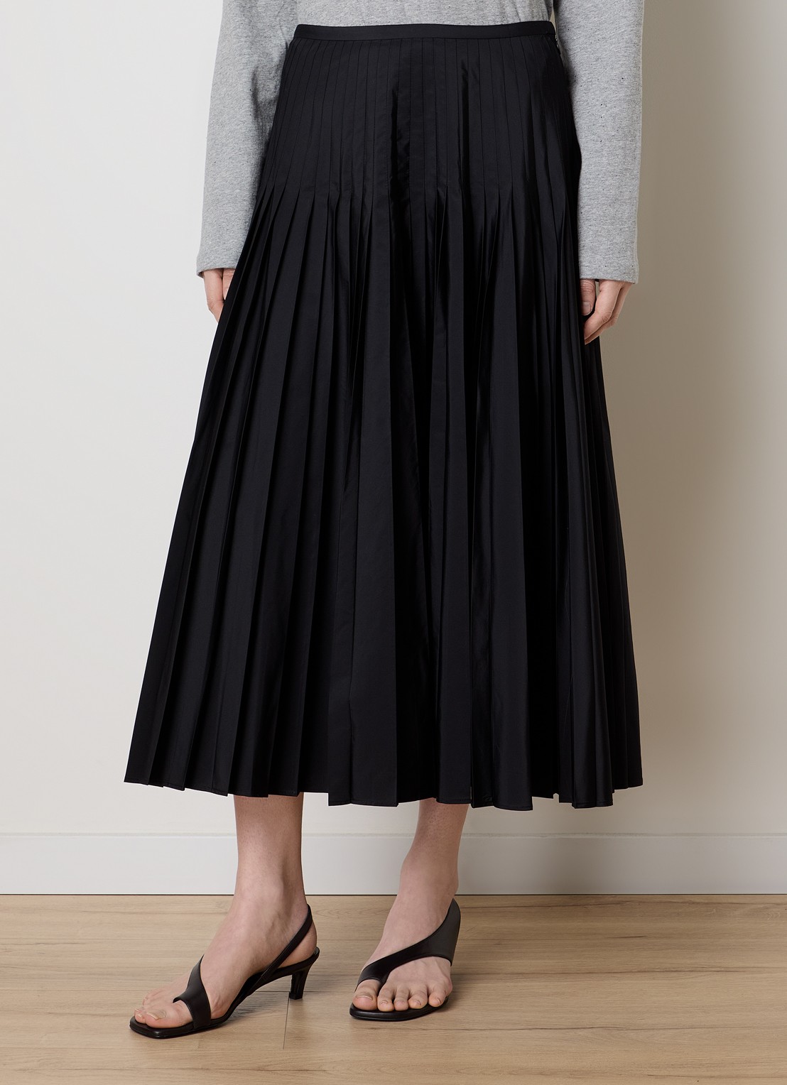Róhe High waist midi A-lijn rok met plissé - detail zwart