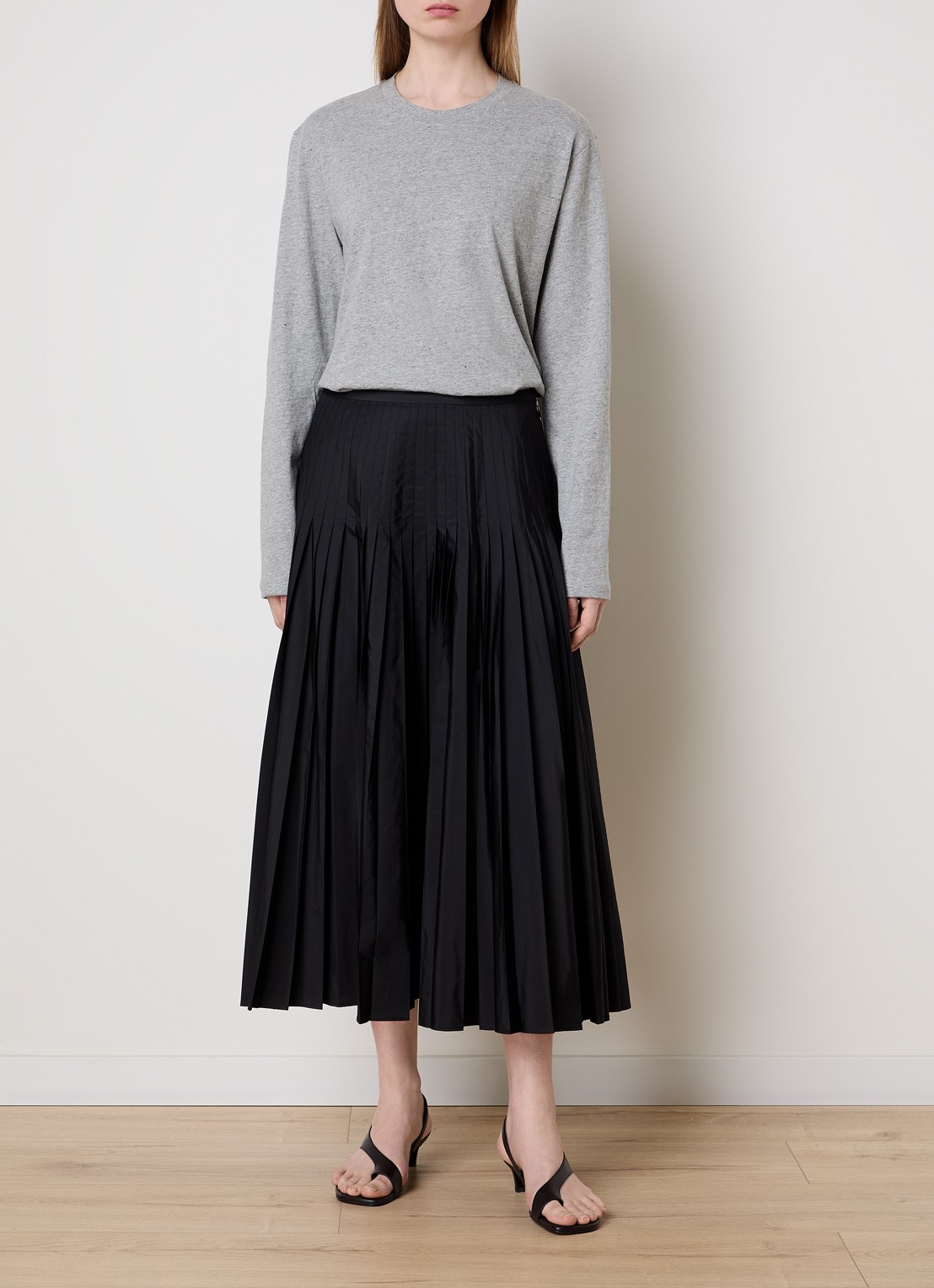 Róhe High waist midi A-lijn rok met plissé - voorkant 5 zwart