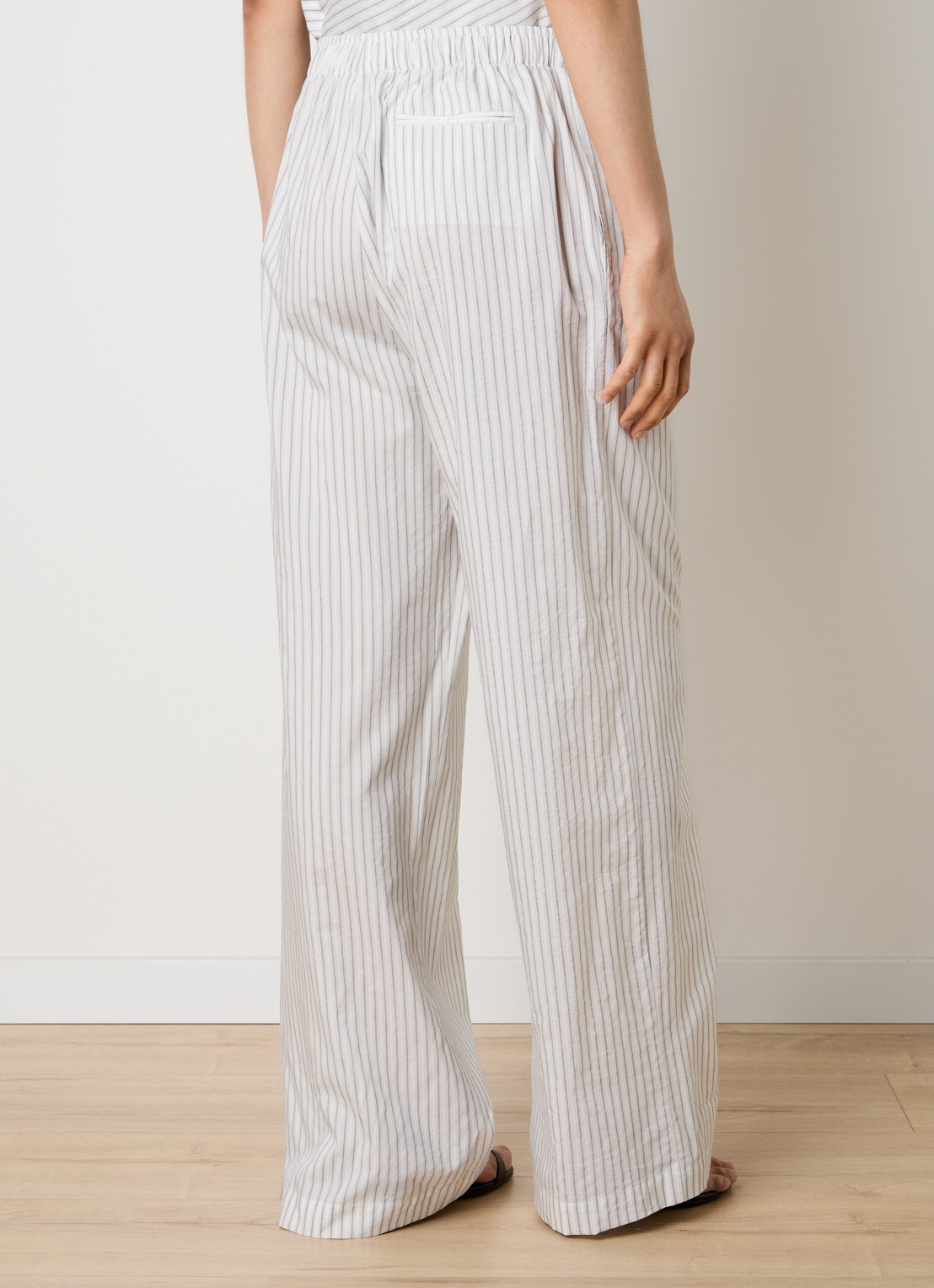 Róhe High waist wide fit broek in zijdeblend met streepprint - achterkant 3 gebroken wit
