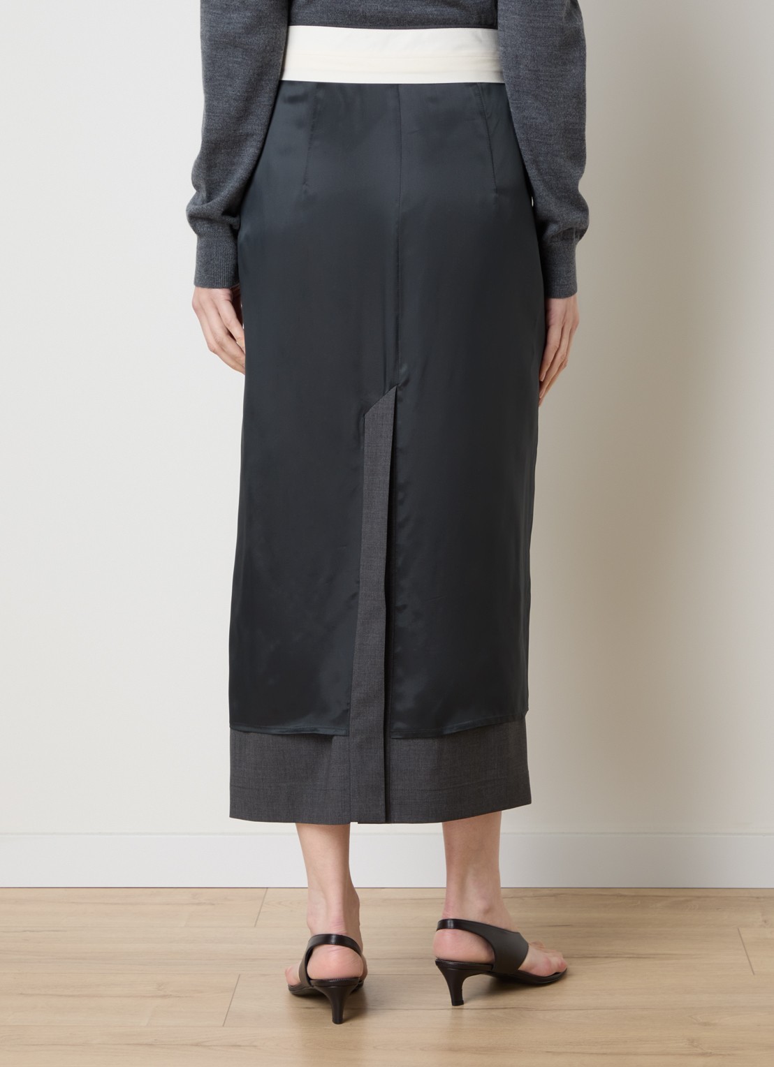 Róhe Inside-Out midi rok in scheerwolblend - achterkant antraciet