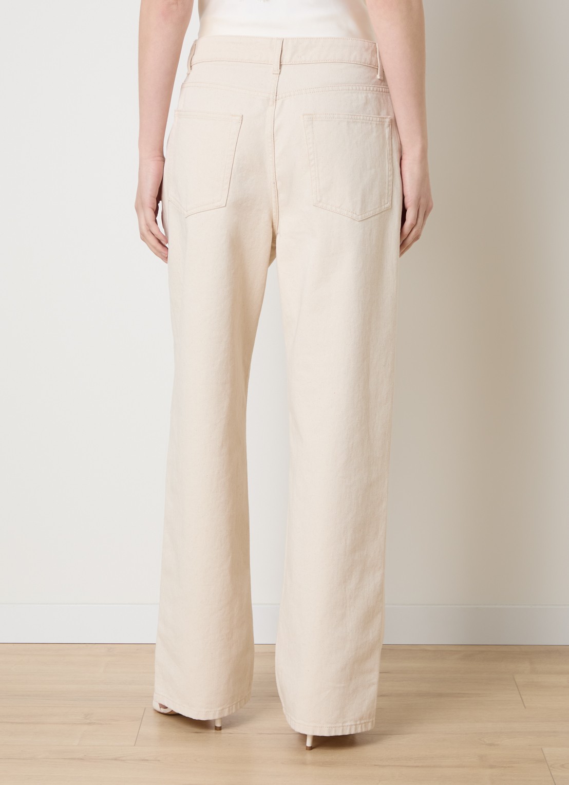 Róhe Low waist loose fit jeans met steekzakken - achterkant beige