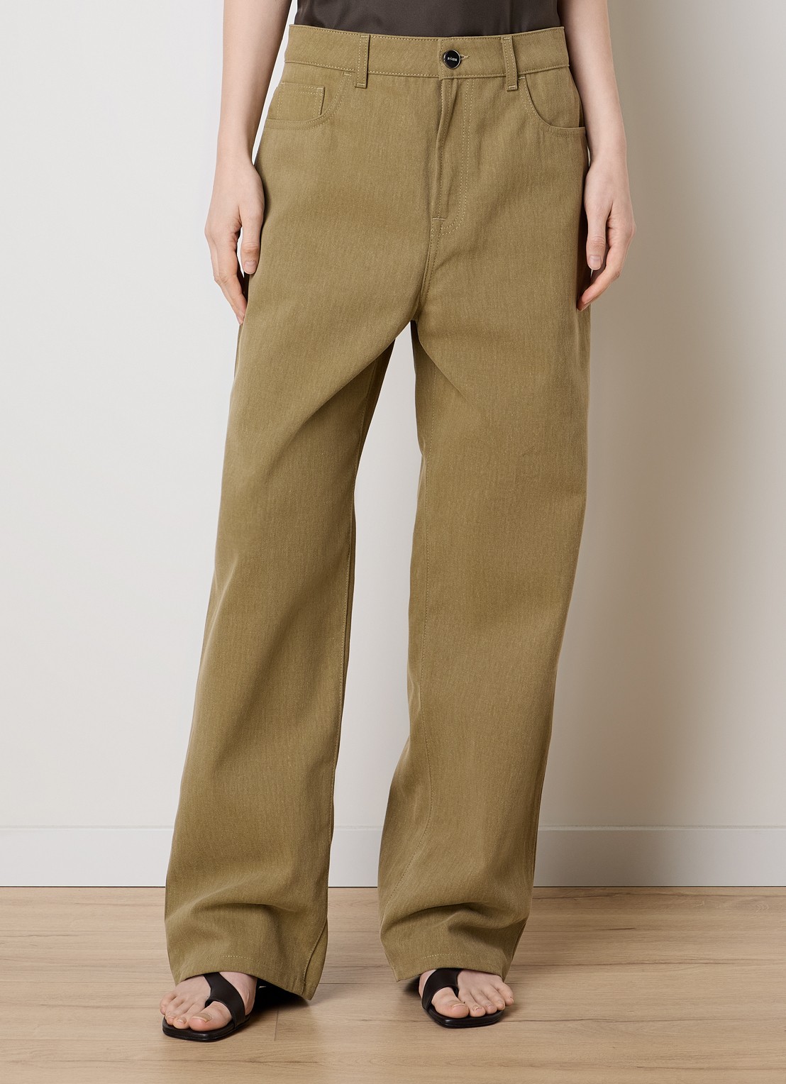 Róhe Mid waist wide leg jeans met gekleurde wassing - detail mosterd