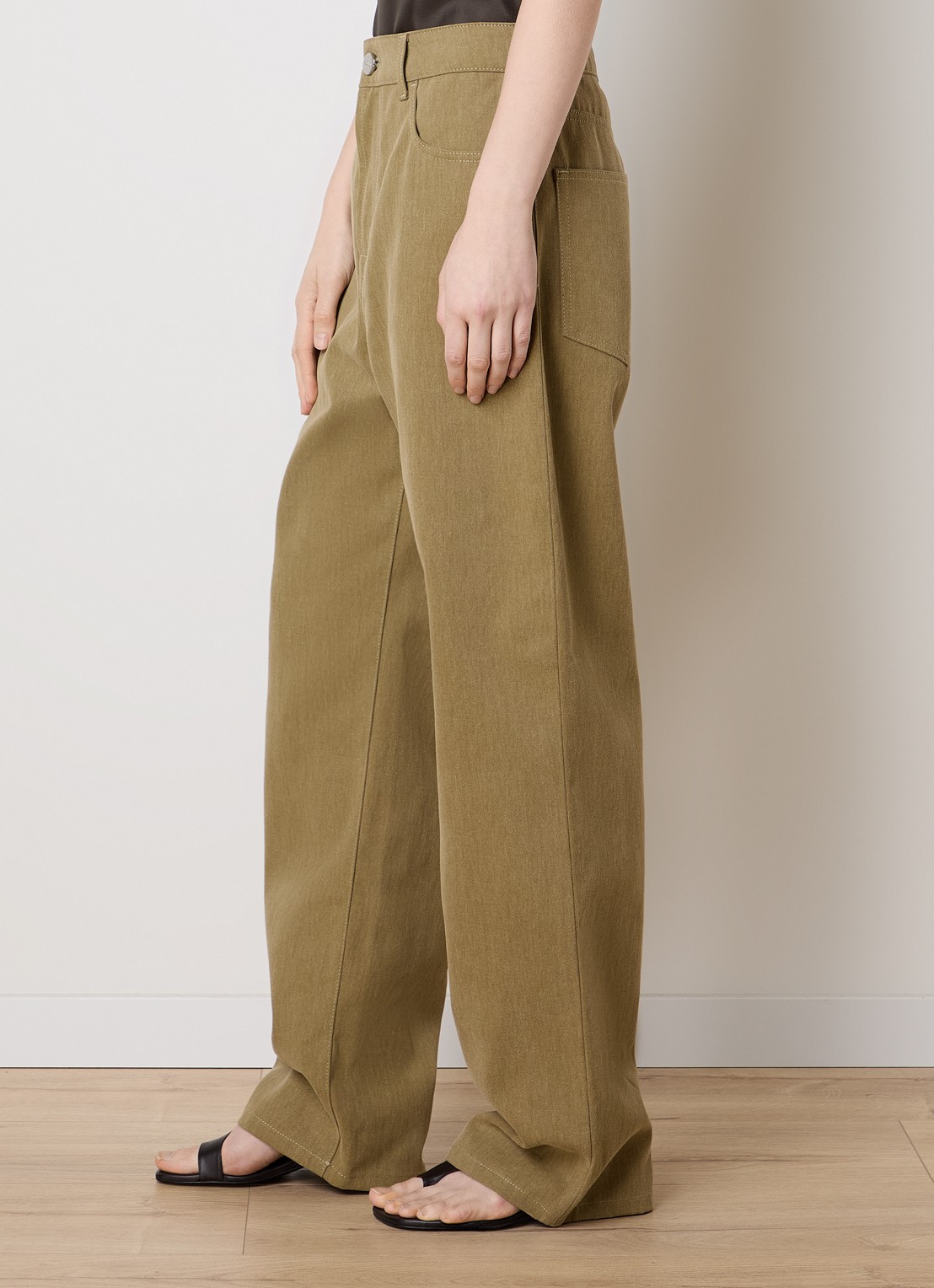 Róhe Mid waist wide leg jeans met gekleurde wassing - detail 2 mosterd