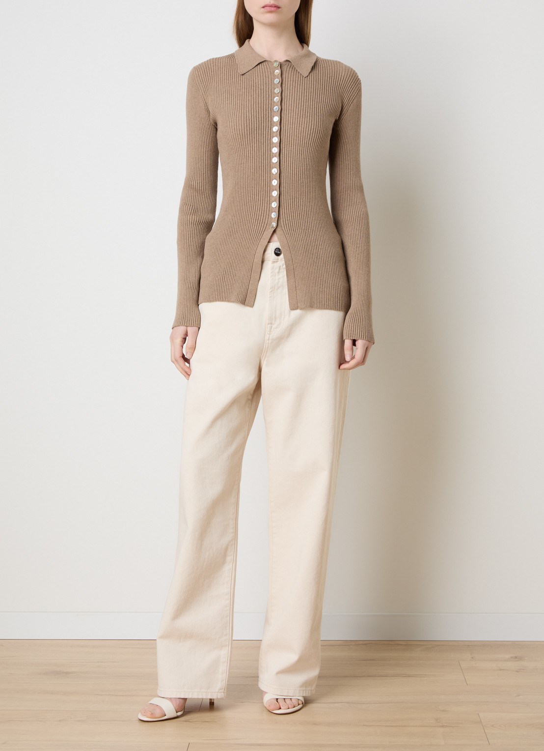 Róhe Ribgebreid vest met kraag - voorkant 4 beige