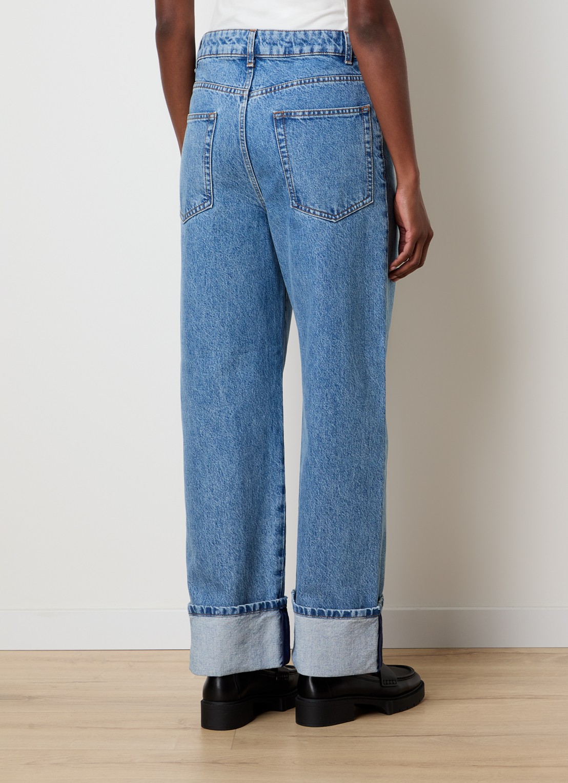 Róhe Rixt low waist loose fit jeans met lichte wassing - achterkant 6 blauw