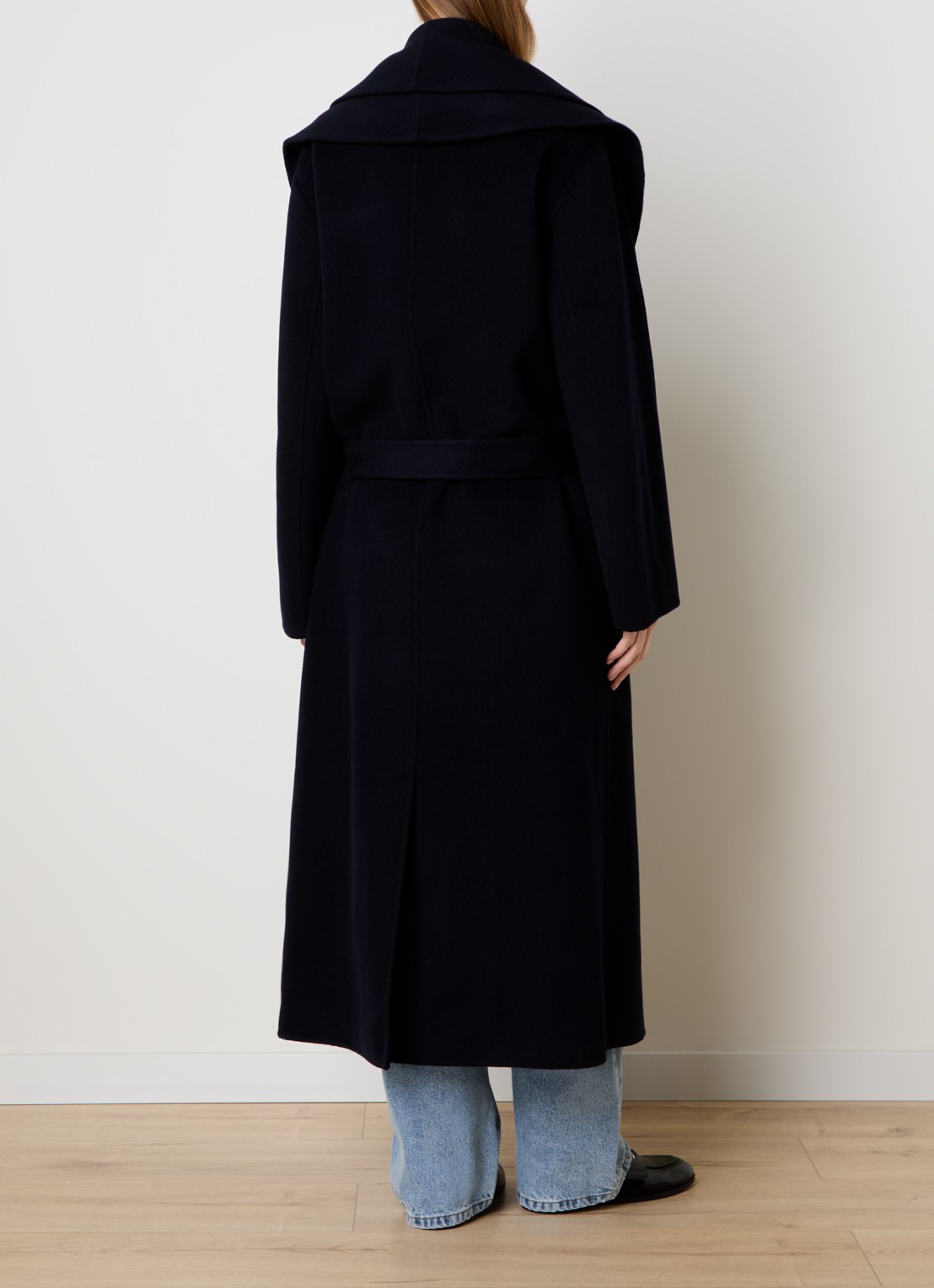 Róhe Signature mantel in kasjmierblend met strikceintuur - achterkant 3 donkerblauw