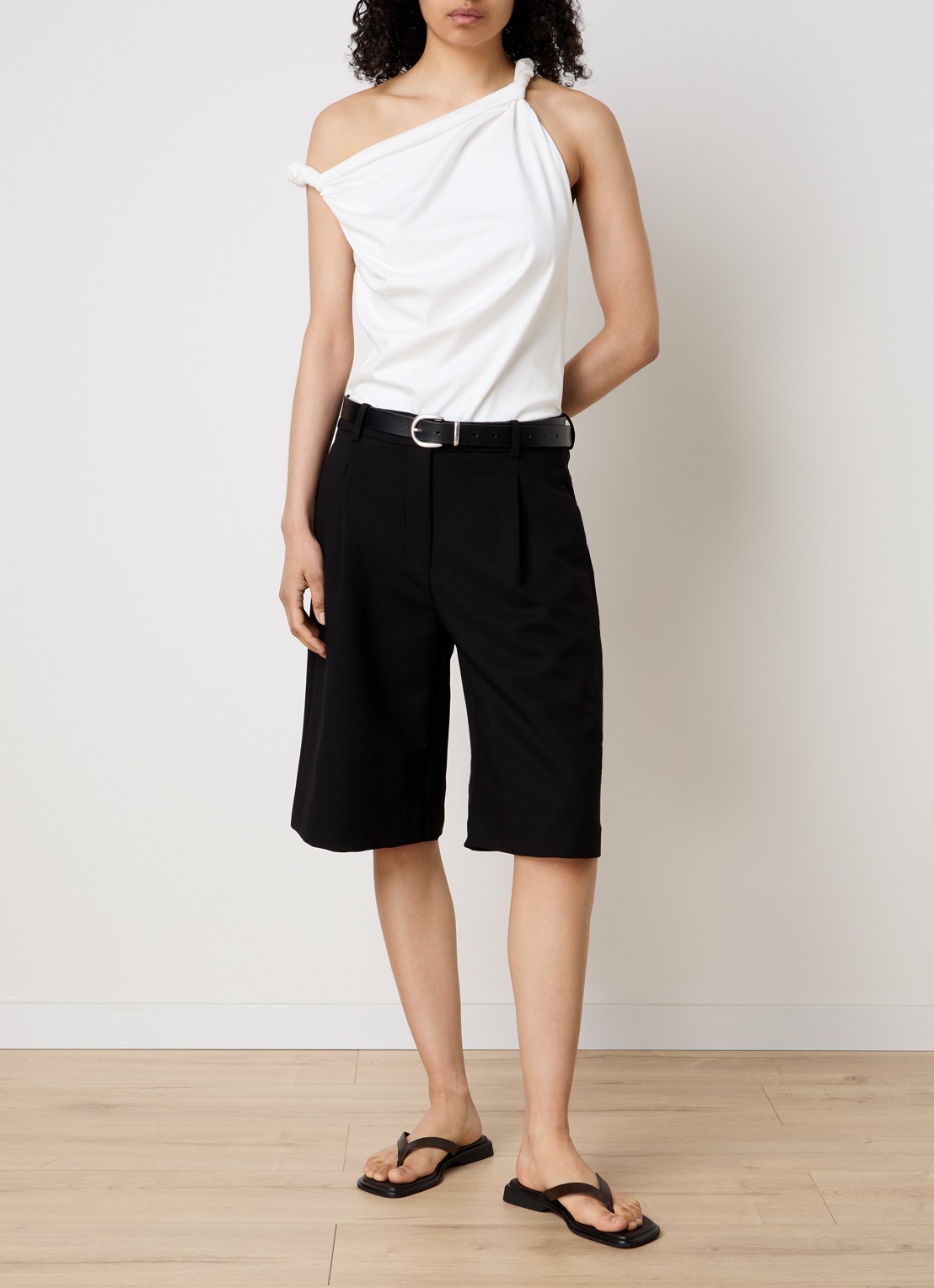 Róhe Top met asymmetrische hals - voorkant 5 wit