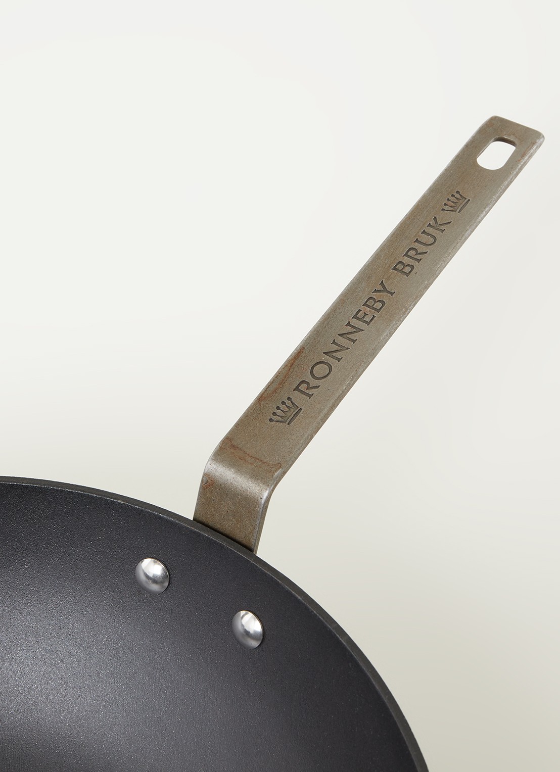 Ronneby Bruk Ultra Light Professional wokpan Ø32 cm - detail 3 zwart