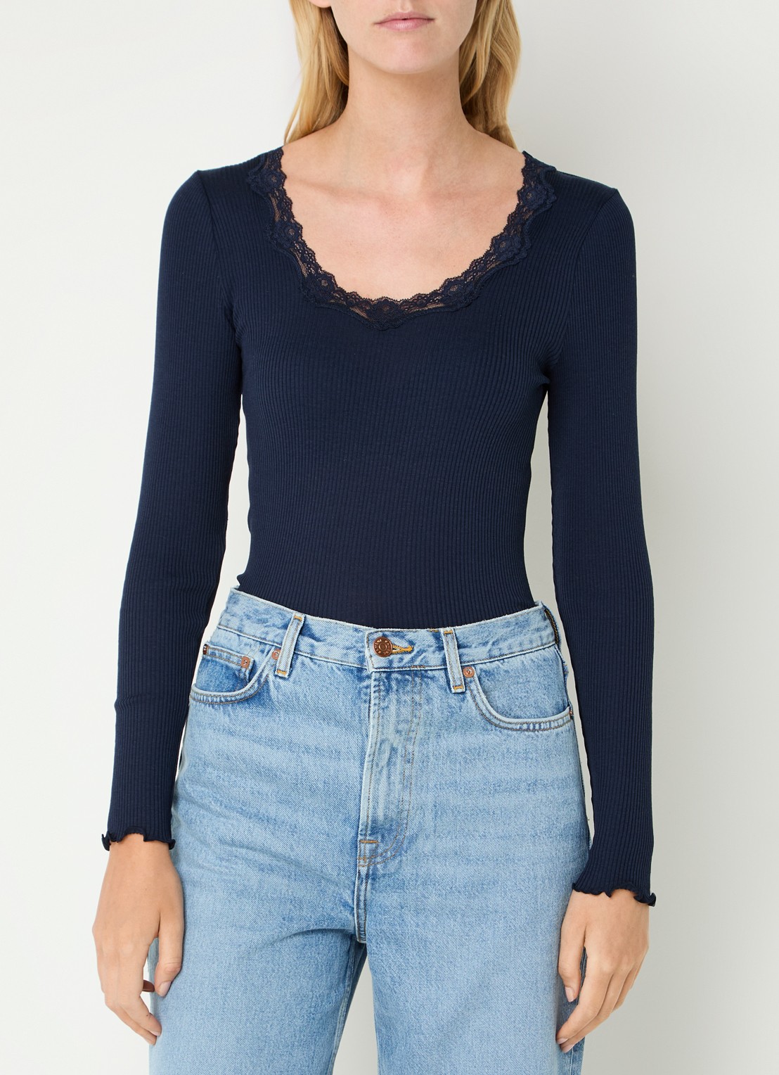 Rosemunde Babette longsleeve in zijdeblend met details van kant - detail 2 donkerblauw