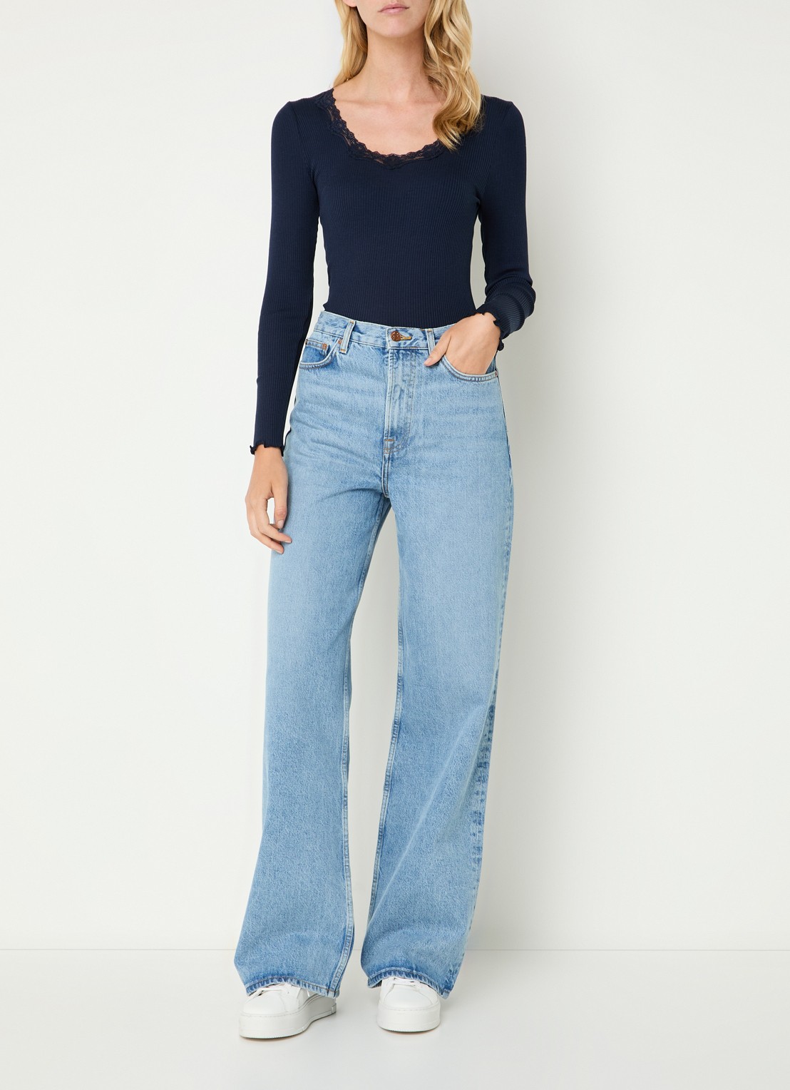 Rosemunde Babette longsleeve in zijdeblend met details van kant - voorkant 4 donkerblauw