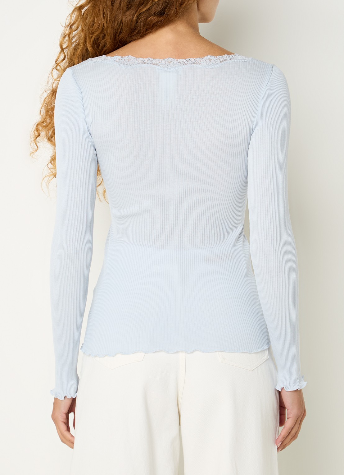 Rosemunde Babette longsleeve in zijdeblend met details van kant - achterkant 2 lichtblauw