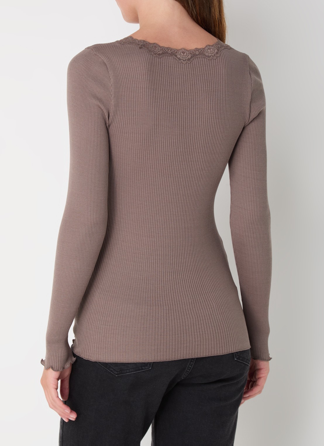 Rosemunde Babette longsleeve in zijdeblend met details van kant - achterkant bruin