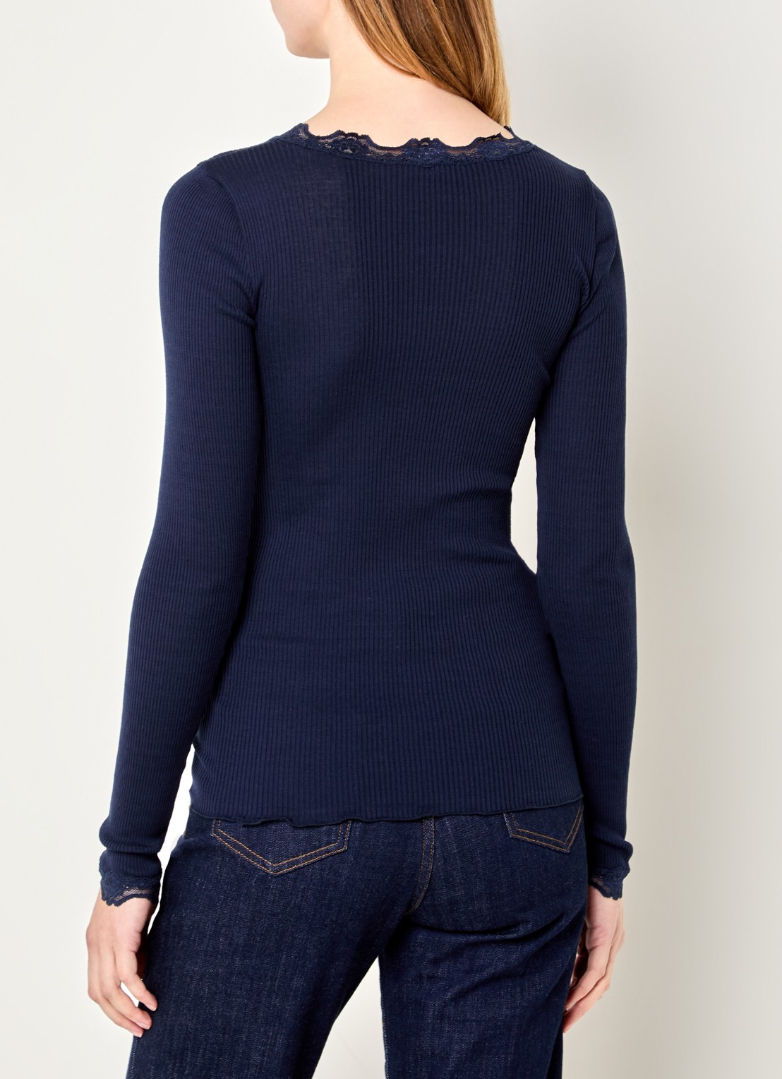 Rosemunde Babette longsleeve in zijdeblend met kant - achterkant donkerblauw