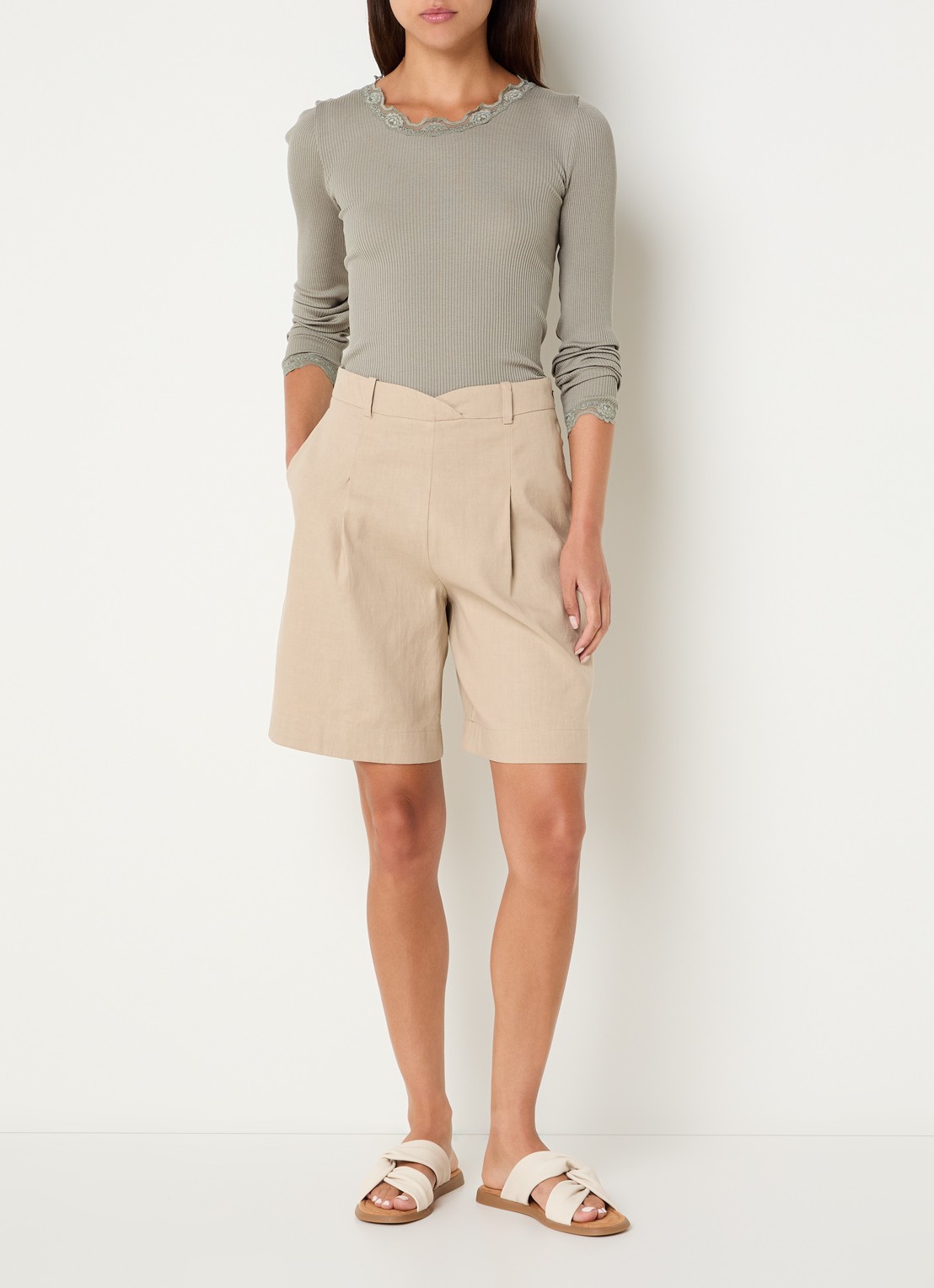 Rosemunde Babette longsleeve in zijdeblend met kant - voorkant 4 lindegroen