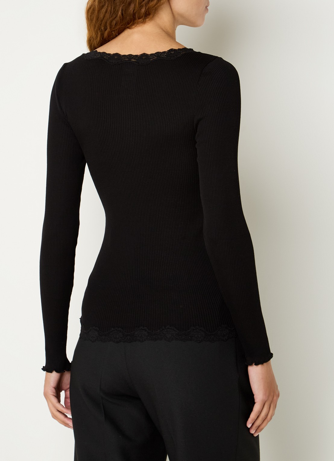 Rosemunde Babette ribgebreid vest in zijdeblend met details van kant - achterkant 4 zwart