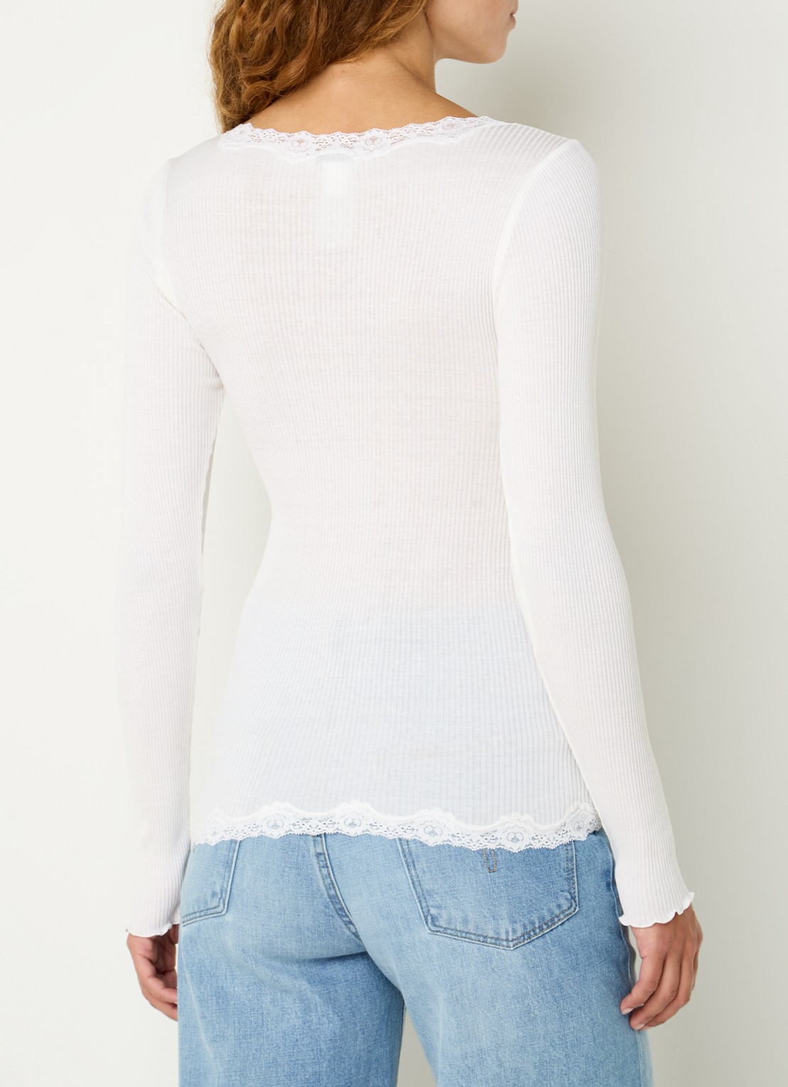 Rosemunde Babette ribgebreid vest in zijdeblend met details van kant - achterkant 2 gebroken wit