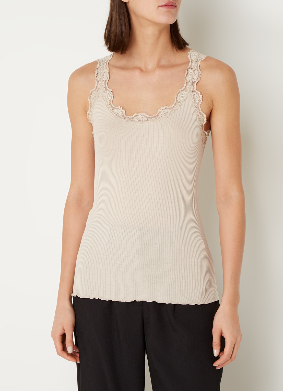 Rosemunde Babette tanktop in zijdeblend met kant - detail 4 donkerbeige