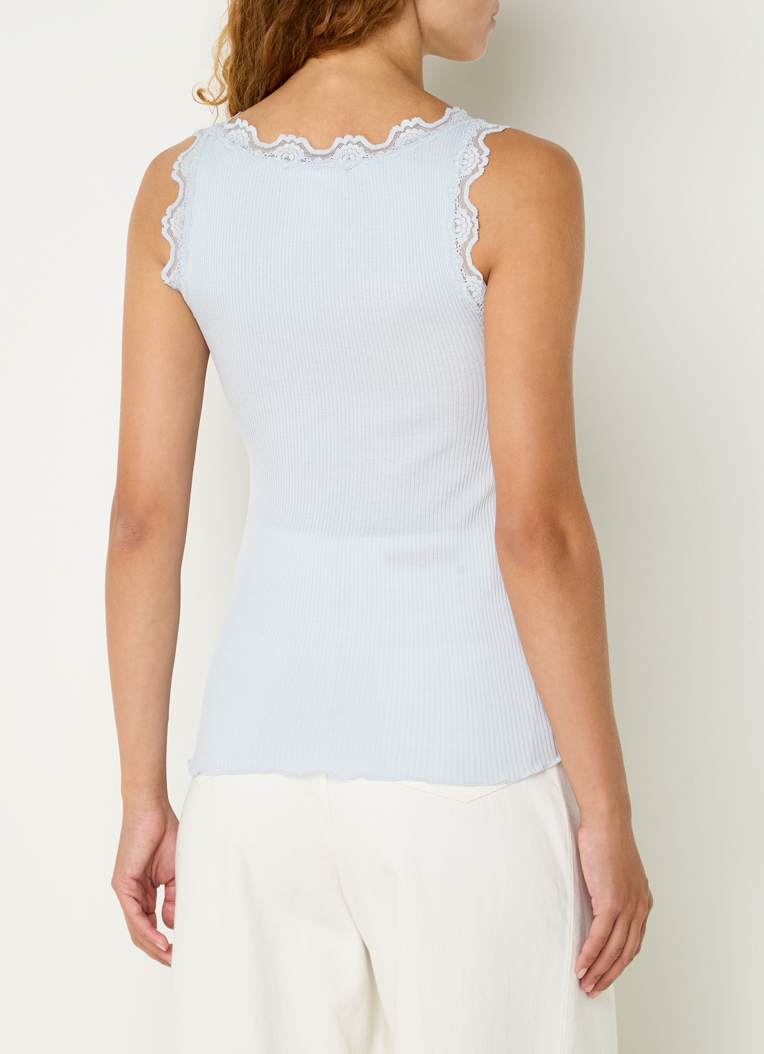 Rosemunde Babette tanktop in zijdeblend met kant - achterkant 3 lichtblauw