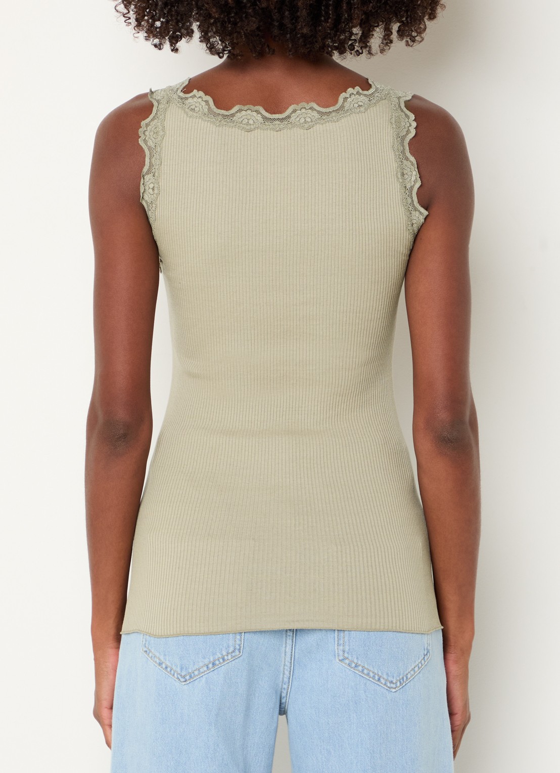 Rosemunde Babette tanktop in zijdeblend met kant - achterkant olijfgroen