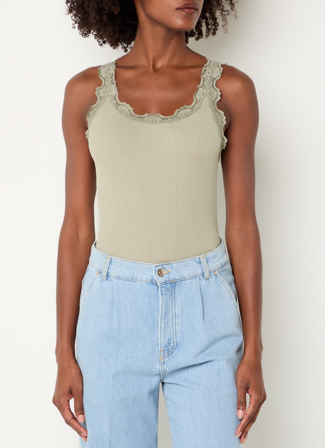 Rosemunde Babette tanktop in zijdeblend met kant - detail 2 olijfgroen