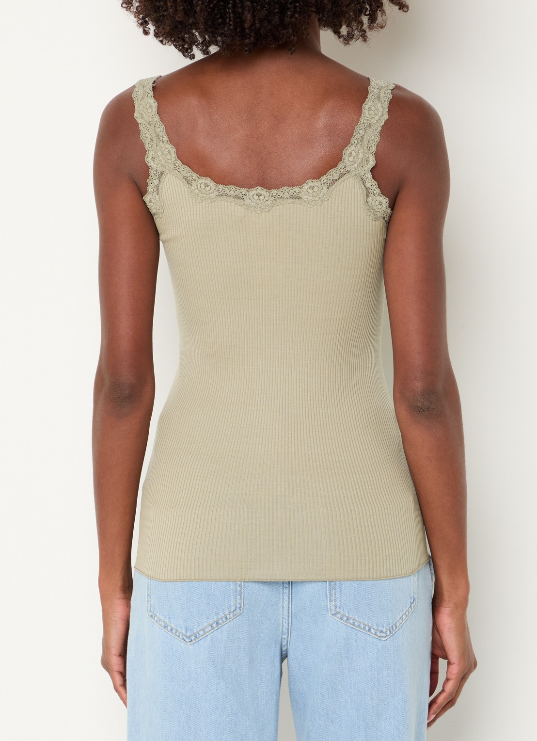 Rosemunde Babette tanktop in zijdeblend met kant - achterkant olijfgroen
